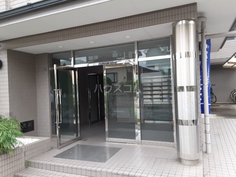 16/25 エントランス