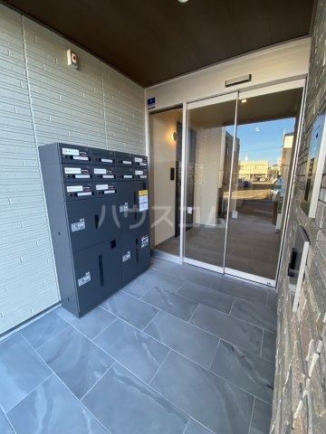 24/30 エントランス