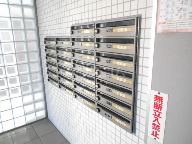 21/29 エントランス