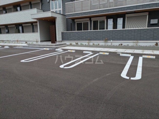 20/23 駐車場