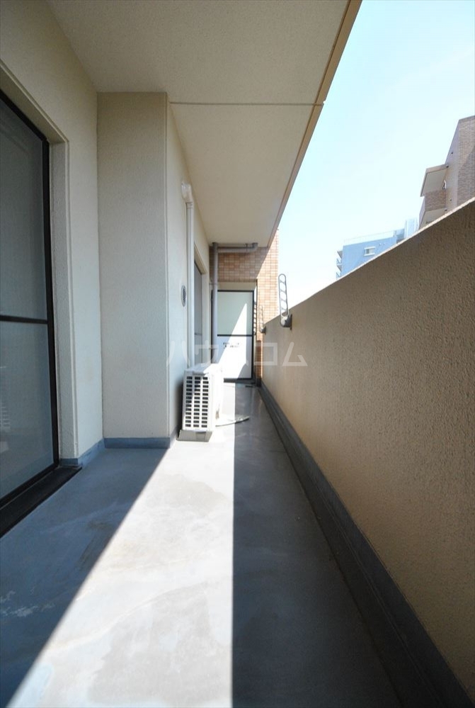 21/30 バルコニー