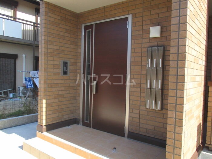 21/30 エントランス