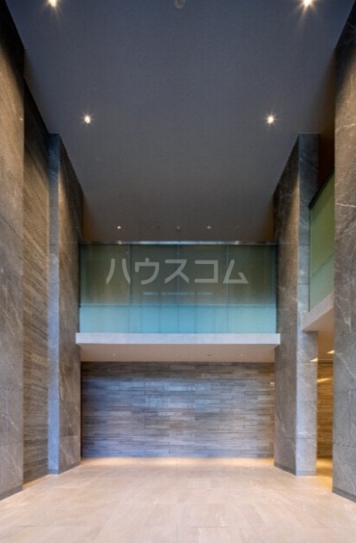 15/23 エントランス