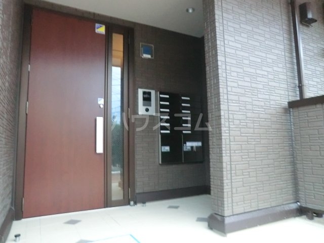 25/30 エントランス