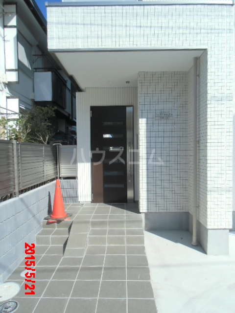 3/4 エントランス