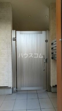 18/22 エントランス