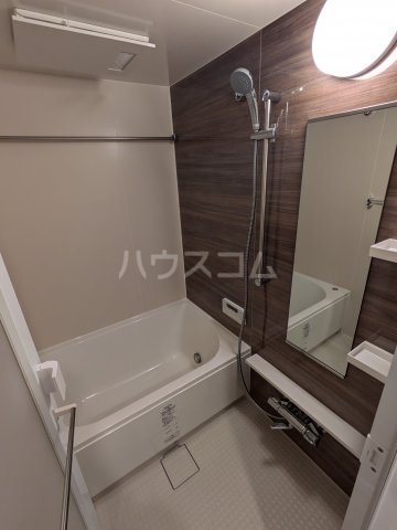 13/30 浴室