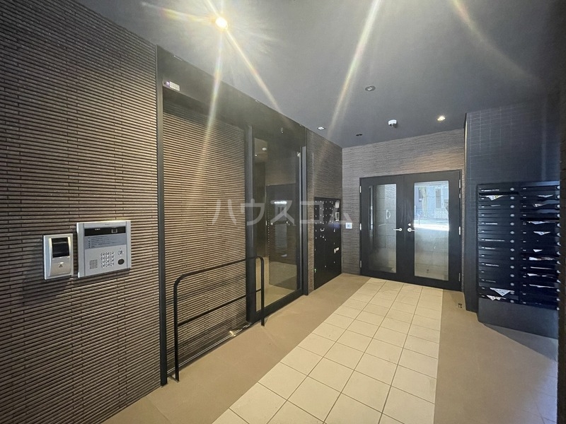 2/3 エントランス