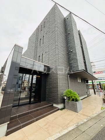 25/30 エントランス