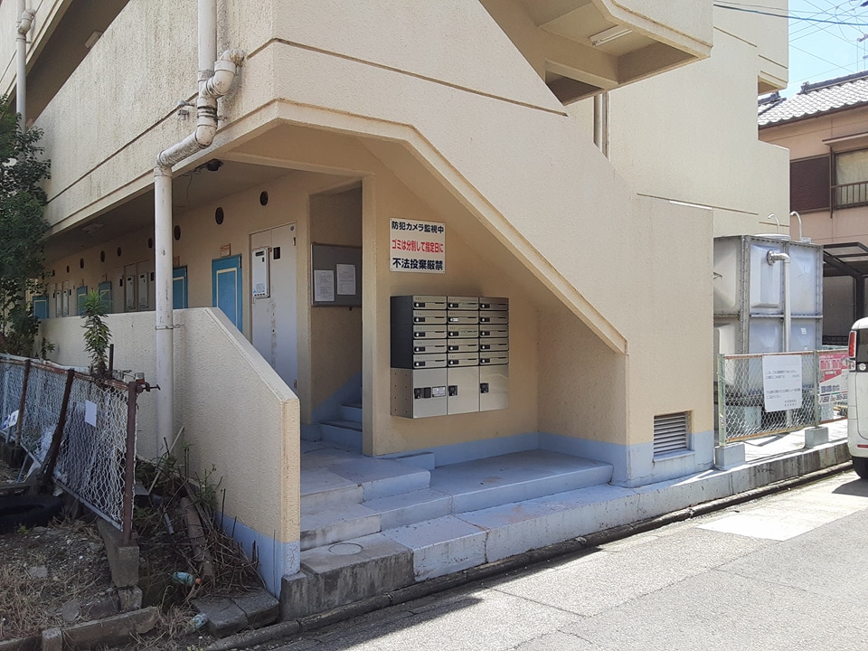 22/30 エントランス