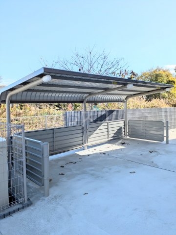 23/30 駐車場
