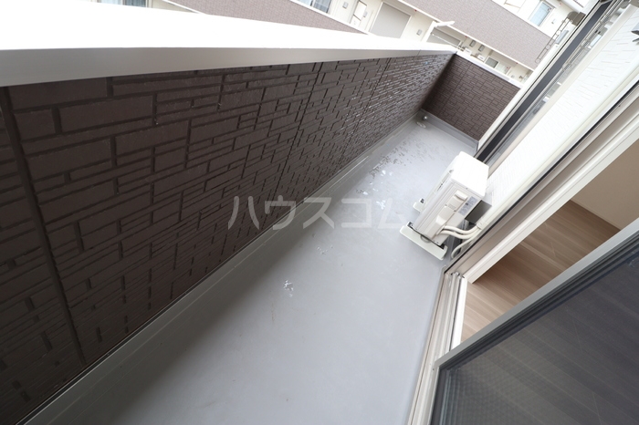 13/18 バルコニー