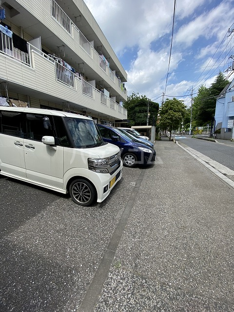 28/30 駐車場