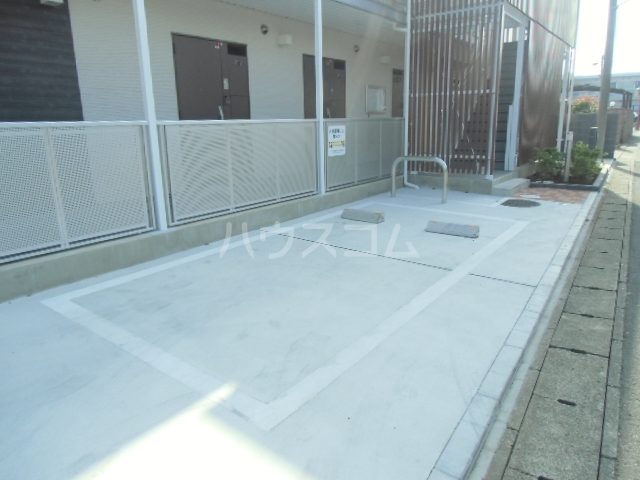 22/26 駐車場
