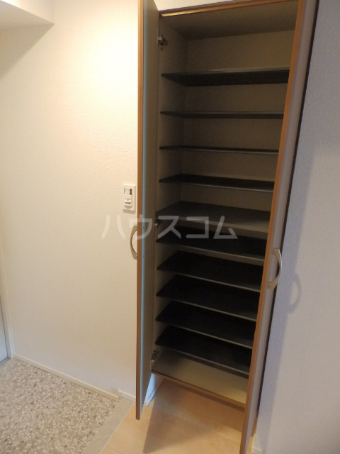 14/30 玄関