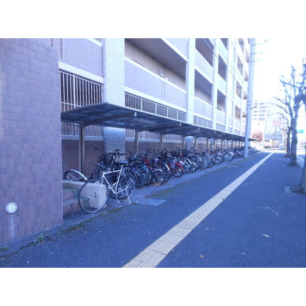 16/25 駐車場