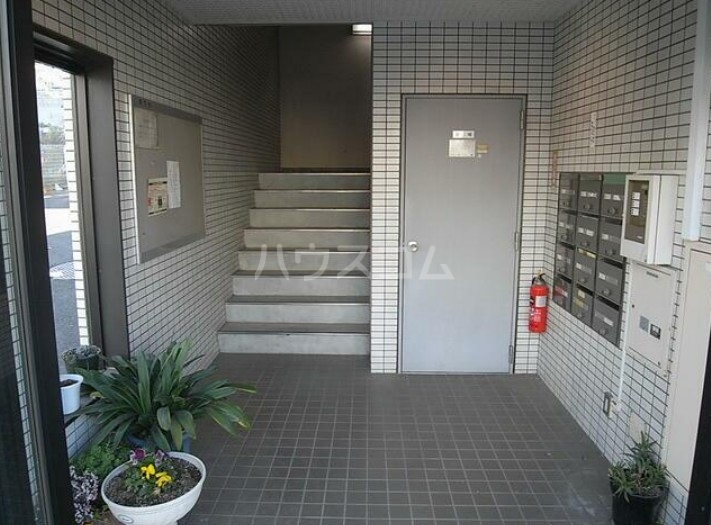 2/3 エントランス