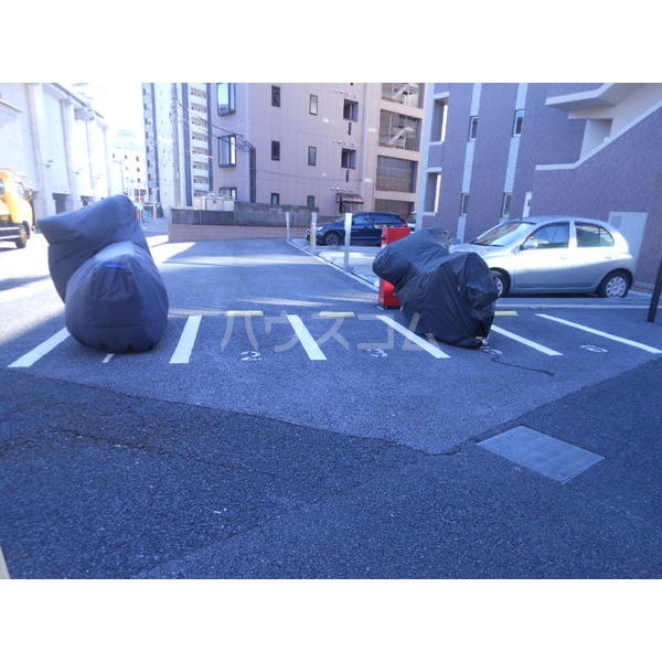 17/25 駐車場