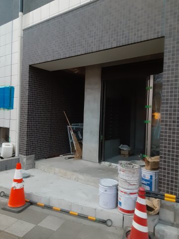 27/29 エントランス