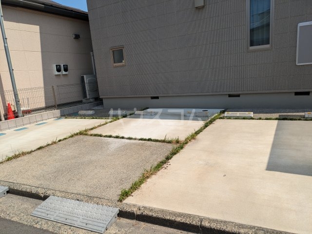26/30 駐車場