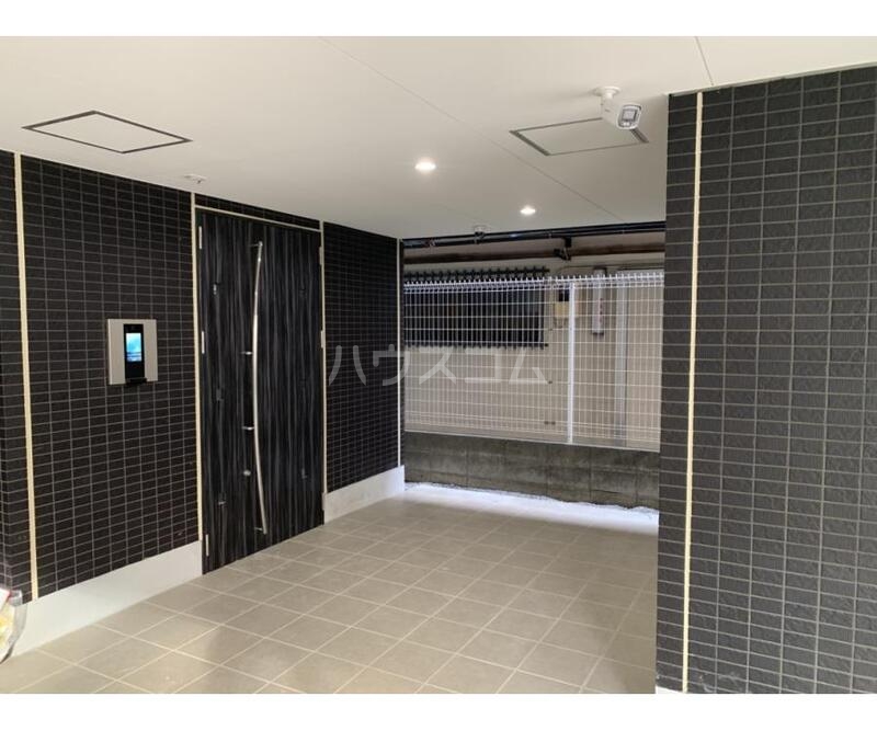 20/30 エントランス