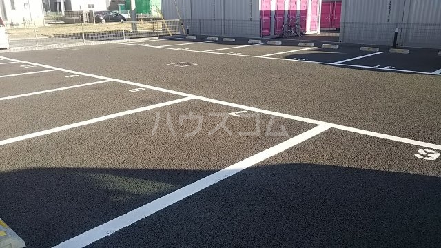 16/16 駐車場