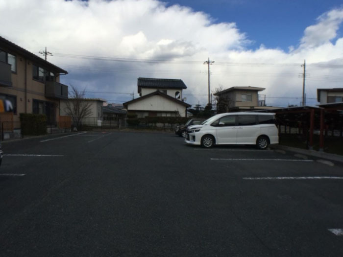 18/20 駐車場