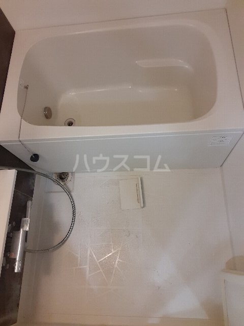 13/28 浴室