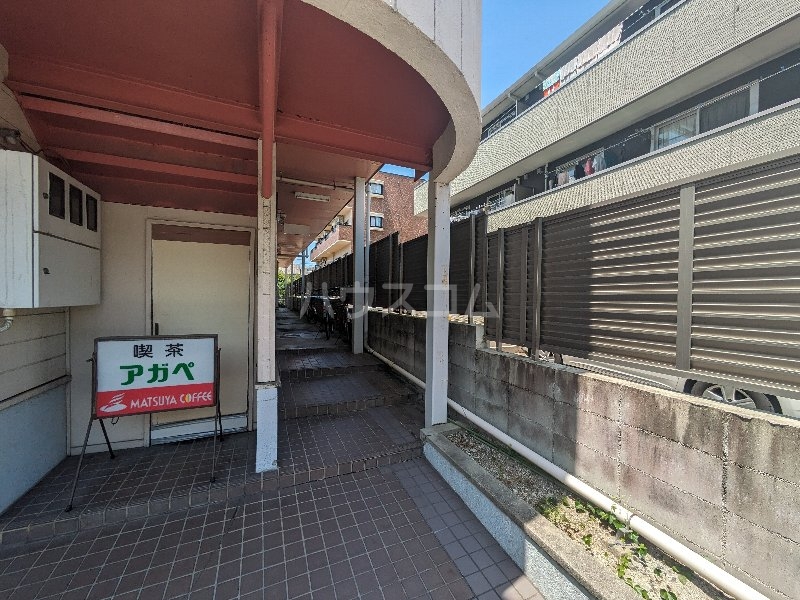 16/25 エントランス