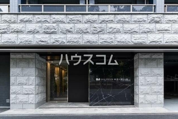 24/30 エントランス