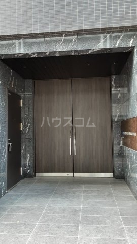 28/30 エントランス