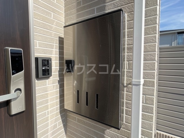 24/30 エントランス