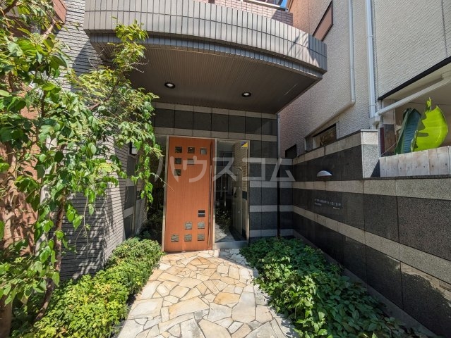 20/27 エントランス