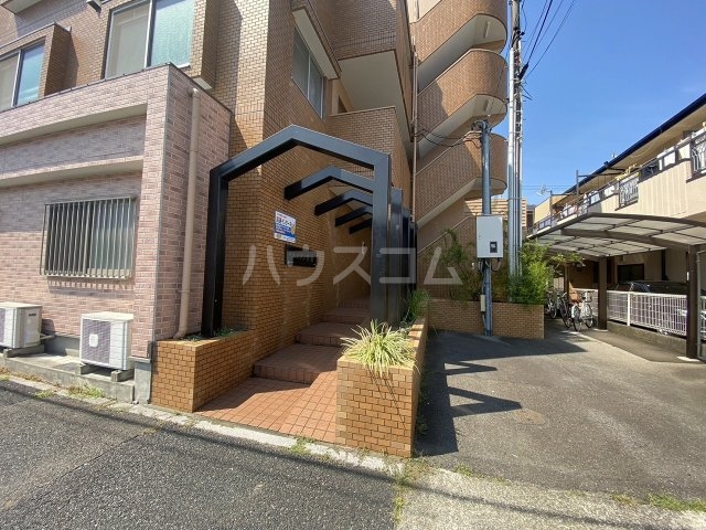 22/30 エントランス