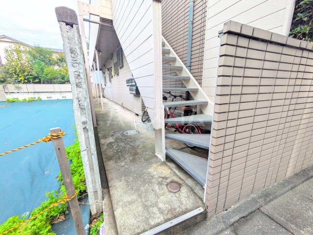 21/27 エントランス