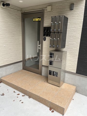 16/25 エントランス