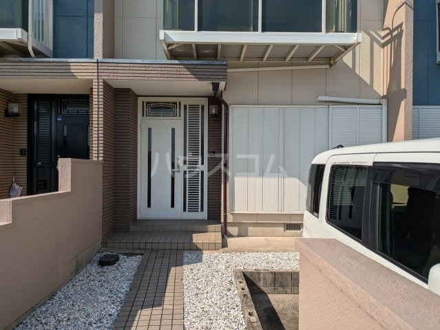 18/29 エントランス