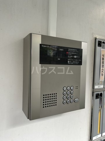 18/28 エントランス