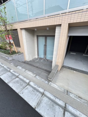 3/4 エントランス