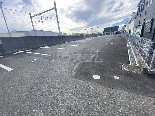28/30 駐車場