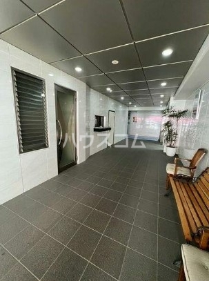 15/17 エントランス