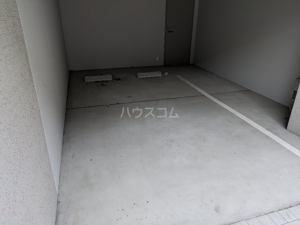 28/30 駐車場