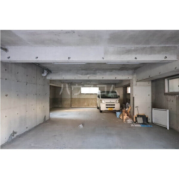 20/28 駐車場