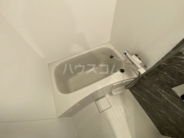 13/30 浴室
