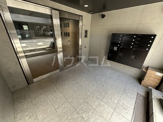 25/30 エントランス