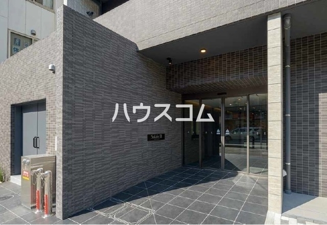 21/30 エントランス