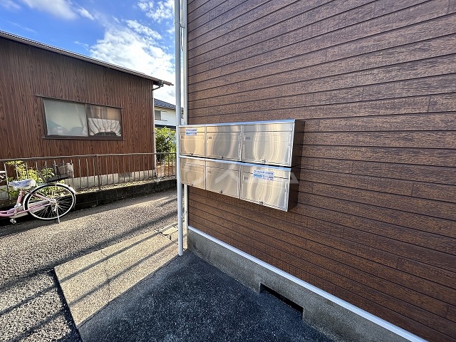 23/26 エントランス