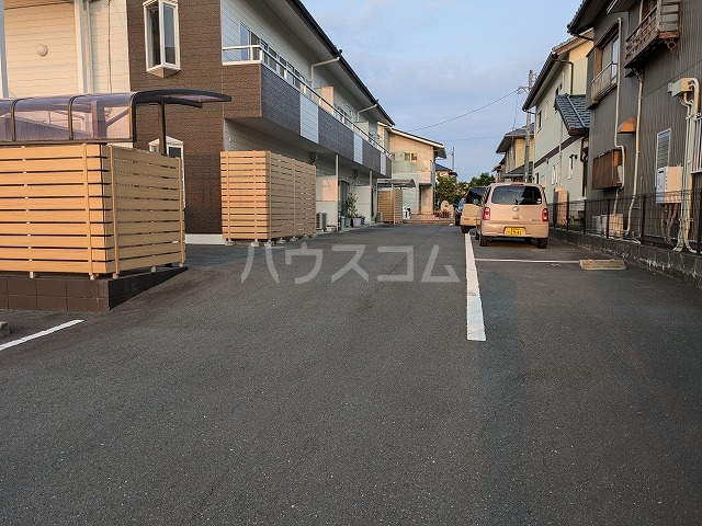 2/5 駐車場