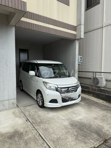 21/29 駐車場