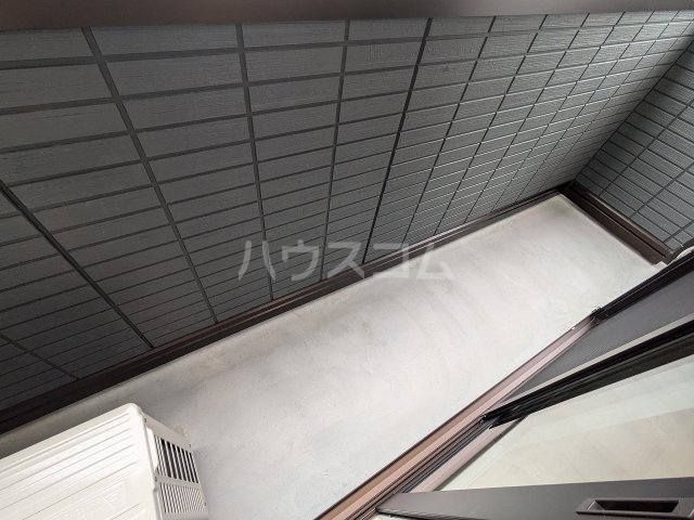18/28 バルコニー